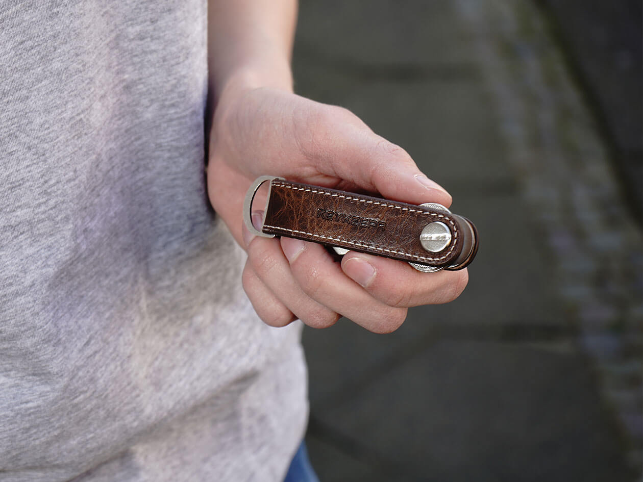 Orbitkey Schlüssel-Organizer aus Leder - schwarz